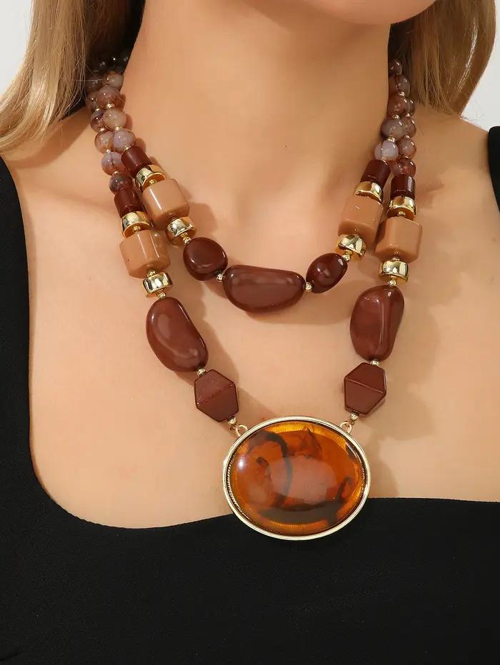 Collier multi-rangs résine acrylique perles ambre noir pendentif or jaune clair bijoux femmes accessoires uniques occasions spéciales tous les jours