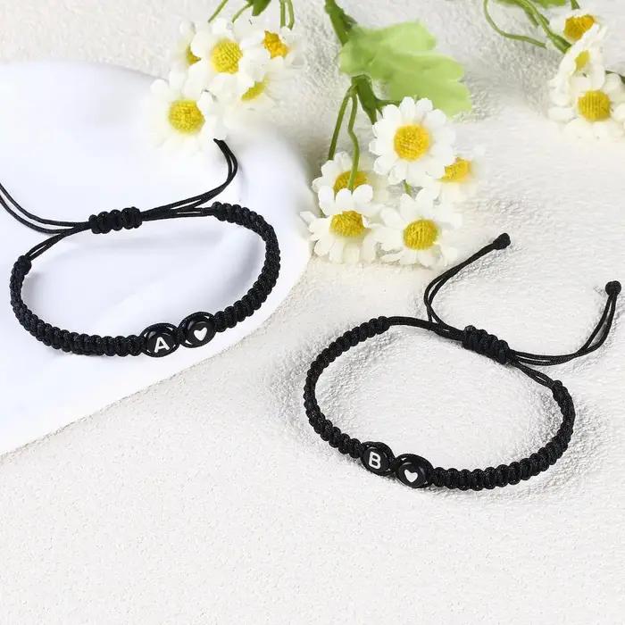 Bracelet Initial Personnalisé Tressé avec Lettres de A à Z pour Femmes et Hommes Occasions Spéciales