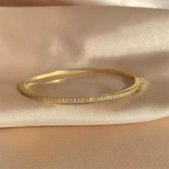 Bracelet Géométrique en Zircone Cubique Plaqué Rhodium Imitation pour Femmes Occasions Spéciales Fantaisie Moderne