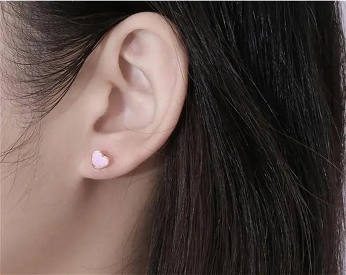 Boucles d'oreilles coeur amour en titane pour femmes filles plaqué or 14 carats hypoallergénique mignon Cartilage Tragus vis arrière oreille post-sensible