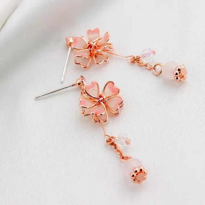 Boucles d'oreilles asymétriques en cristal brillant fleur papillon chat pampille pour femmes occasions spéciales cadeau amie famille