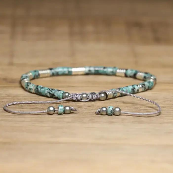 Bracelet Bohème en pierre agate rouge unique et personnalisable pour femmes et hommes occasions spéciales et quotidiennes