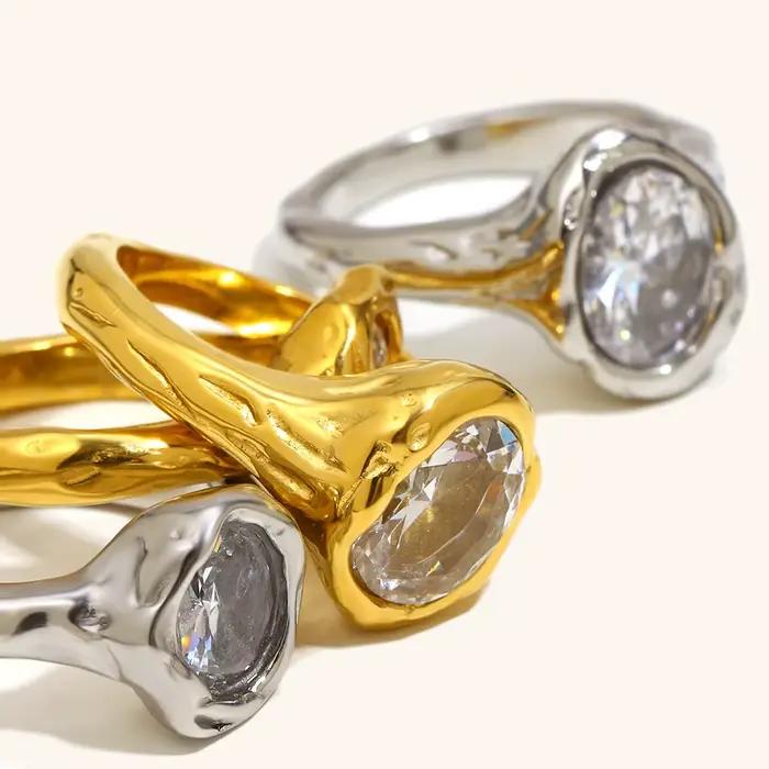 Bague de Luxe Rond Brillante en Zircon Acier Inoxydable Plaquée Or PVD pour Femmes Styles Élégants Soirées Bureau Occasions Spéciales
