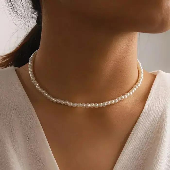 Collier de perles coréennes semi-rondes élégant avec chaîne en maillons pour femmes occasions spéciales bohème