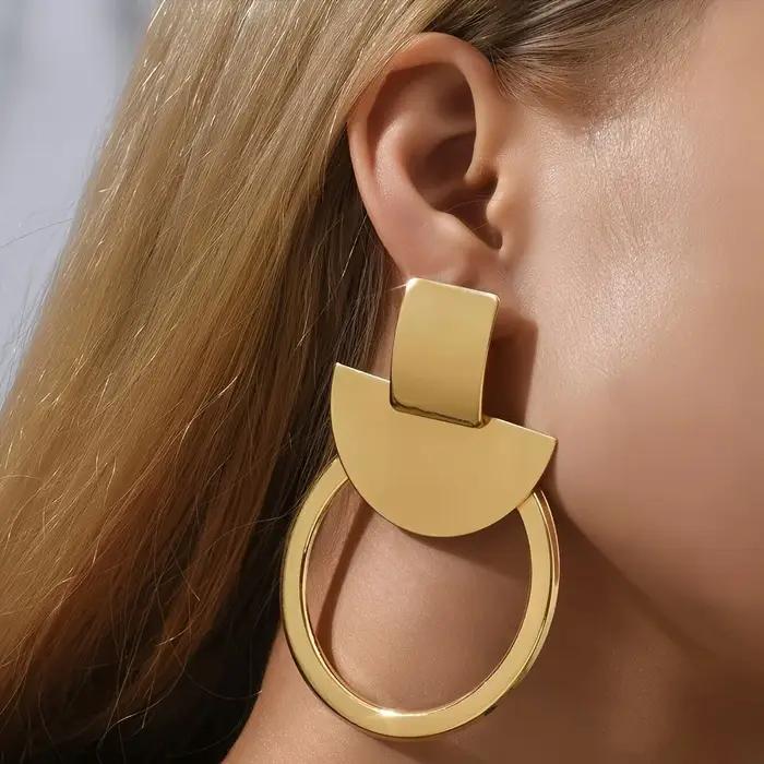 Boucles d'Oreilles Créoles Géométriques Dorées Accessoires Chic pour Femmes Occasions Spéciales Style Européen Modernité Mode Élégance Tendances Chic Pour Femme Occasions Formelles Trajets Quotidiens