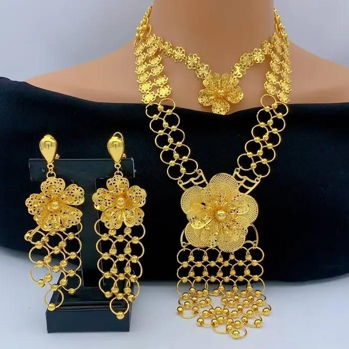 Parure de bijoux de luxe Dubaï : collier long fleuri et boucles d'oreilles pour femme