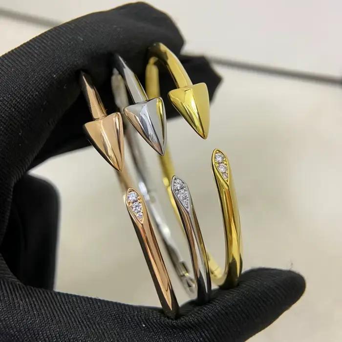 Bracelet ouvert en forme de flèche de luxe français pour femmes, accessoire de bijouterie élégant et tendance