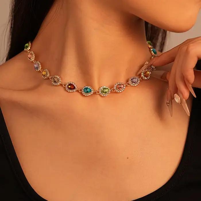 Colliers ras du cou géométriques et colorés en cristal Kaitin pour femmes