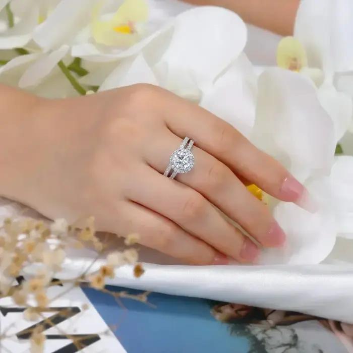 Bague de fiançailles Solitaire Halo Moissanite 1ct pour femmes