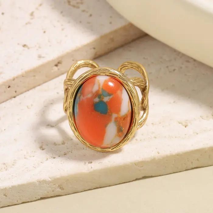 Bague en pierre naturelle colorée plaquée or pour femme - Bijou unique avec motif ovale et gemme | Bande torsadée chic