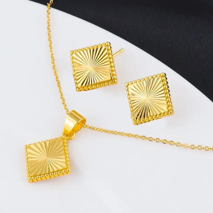 Ensemble de bijoux fantaisie plaqué or