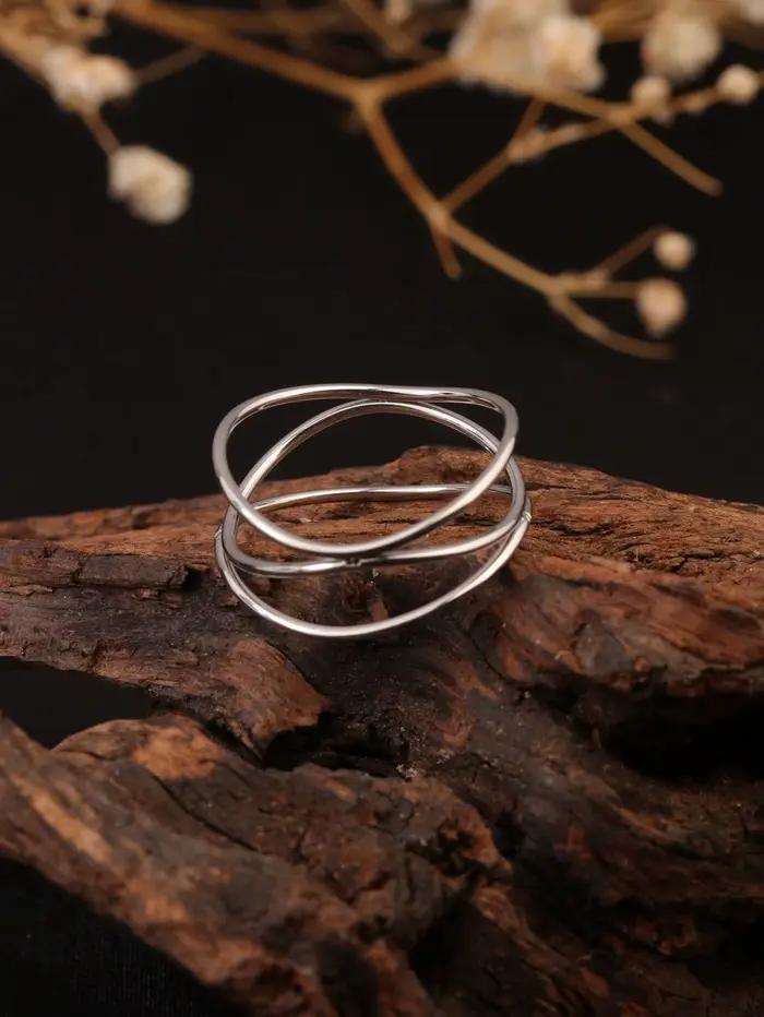 Bague en acier inoxydable plaqué or 18 carats à trois couches fines et élégantes pour femmes occasions quotidiennes et festives
