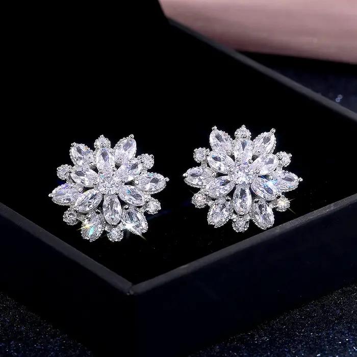 Huitan nouveauté magnifique grande fleur boucle d'oreille pour les femmes de mariage fiançailles dan