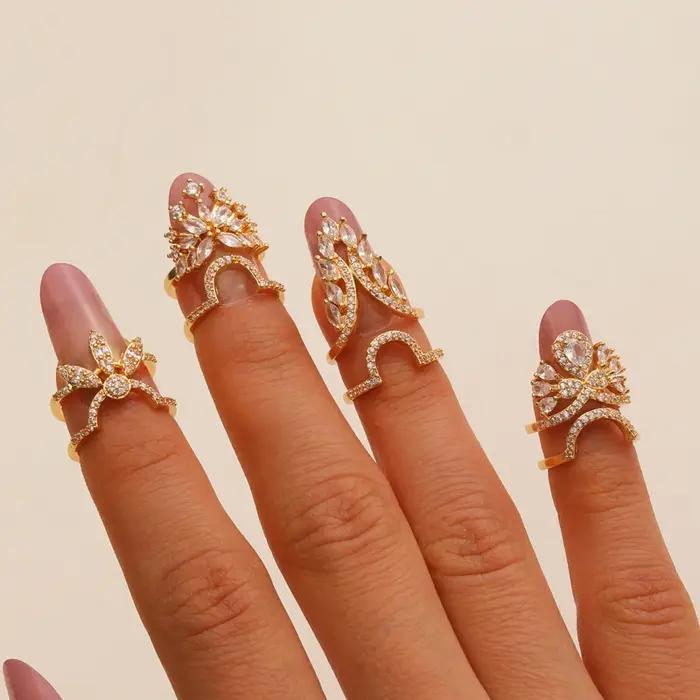 Bague d'ongle en zircon brillant exquise pour femme