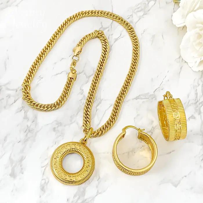 Ensemble de bijoux plaqués or 18 carats collier et boucles d'oreilles élégants pour mariage et occasions spéciales