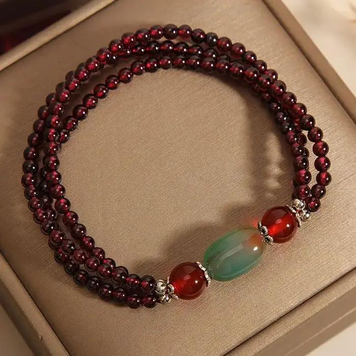 Bracelet grenat multicouche pour femme