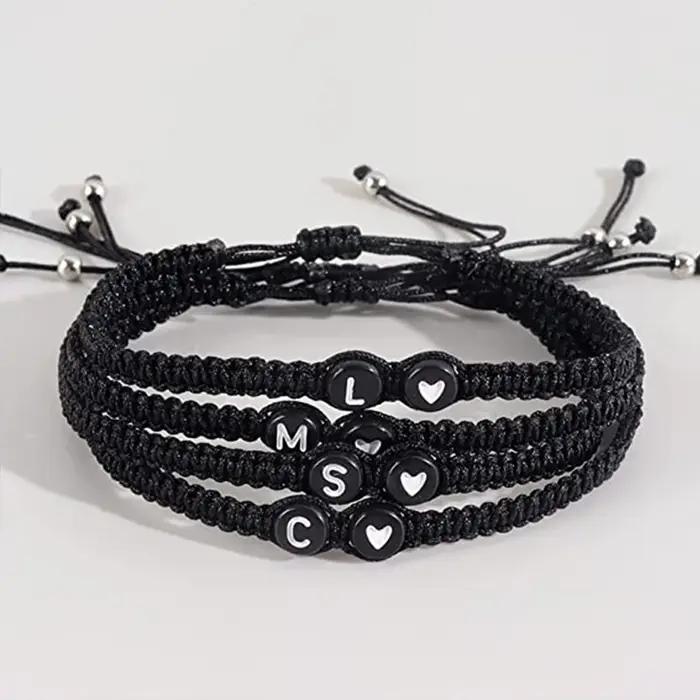 Bracelet Tressé avec Initiales Personnalisables A-Z pour Femmes et Adolescentes Cadeau d'Anniversaire ou Remise de Diplôme Bijou Unique