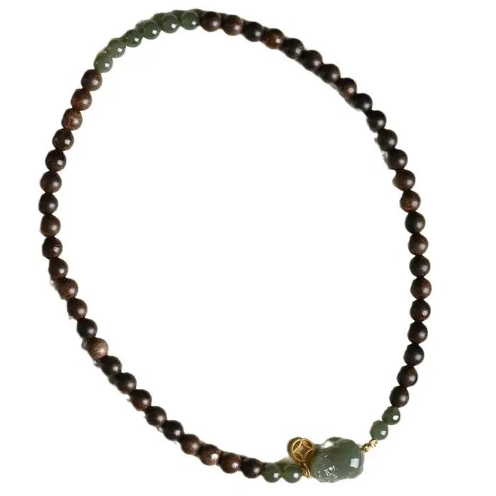 Bracelet vietnamien Phuoc en bois d'agar et jade Hetian plié pour femmes, élégant et symbolique bijou de collection pour occasions spéciales