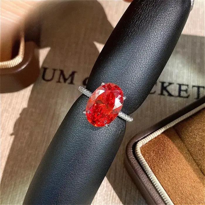 Une nouvelle bague cœur élégante en argent sterling 925, luxueuse, ornée de diamants et de pierres p
