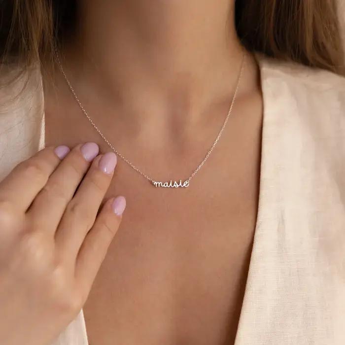 Collier personnalisé avec nom Simple pour femmes et filles, bijoux minimalistes en acier inoxydable,