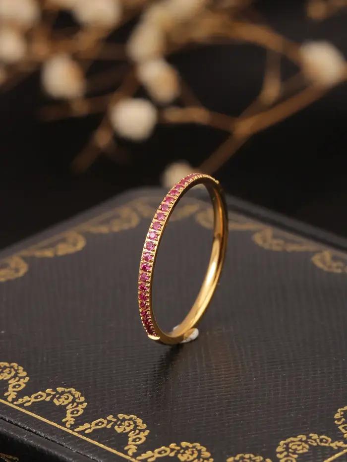 Bague en acier inoxydable plaquée or avec strass blancs et rouge rosé pour femmes occasions quotidiennes et festives