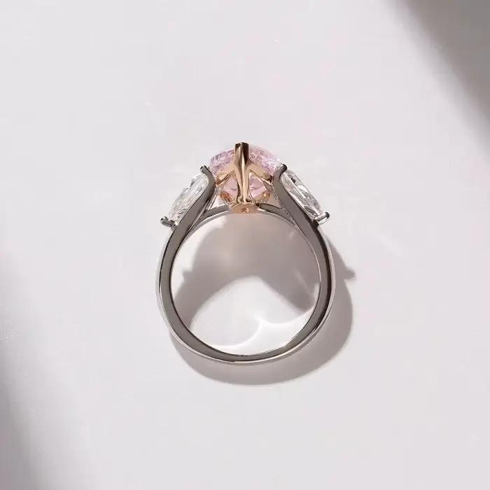 Bague de fiançailles en diamant de laboratoire rose synthétique en forme de formage