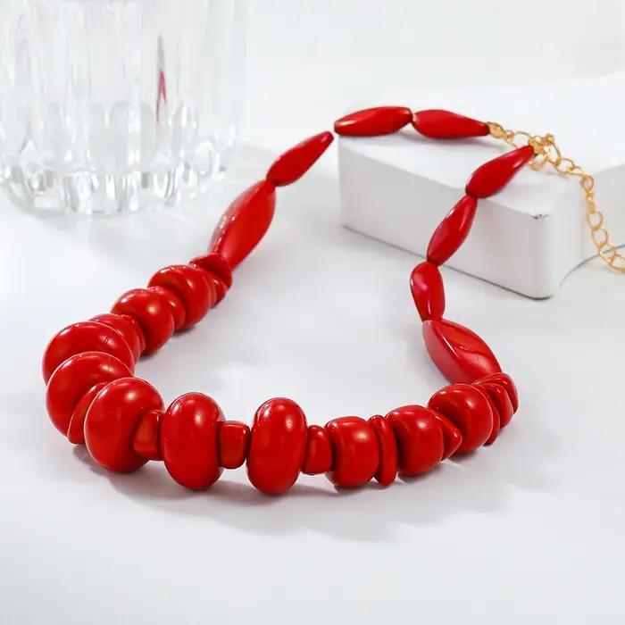 Collier ras du cou en corail rouge pour femmes