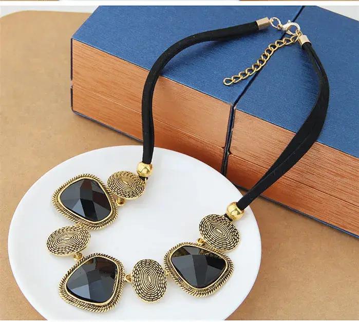 Collier Femme Rétro Bijoux Corde Noire Chaîne Ras Du Cou Pendentif Résine Pierre Géométrique Occasions Spéciales