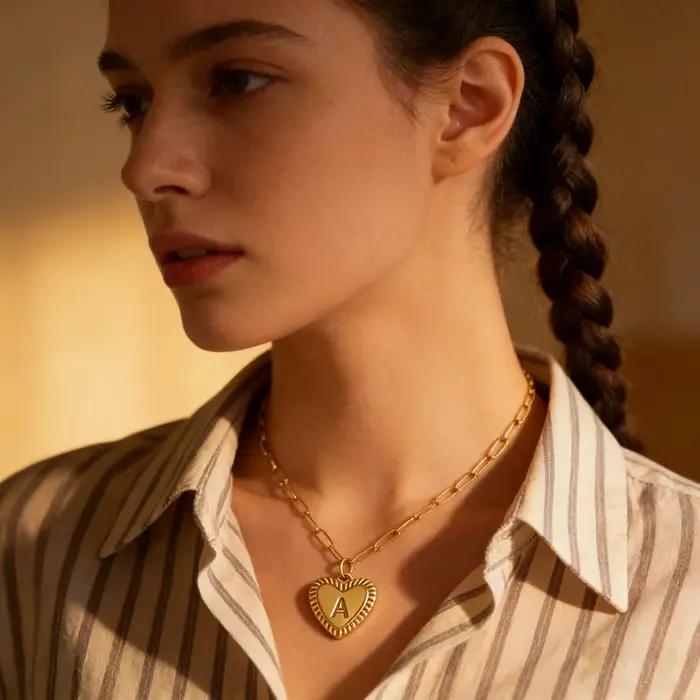 Collier avec lettre initiale et nom pour femmes