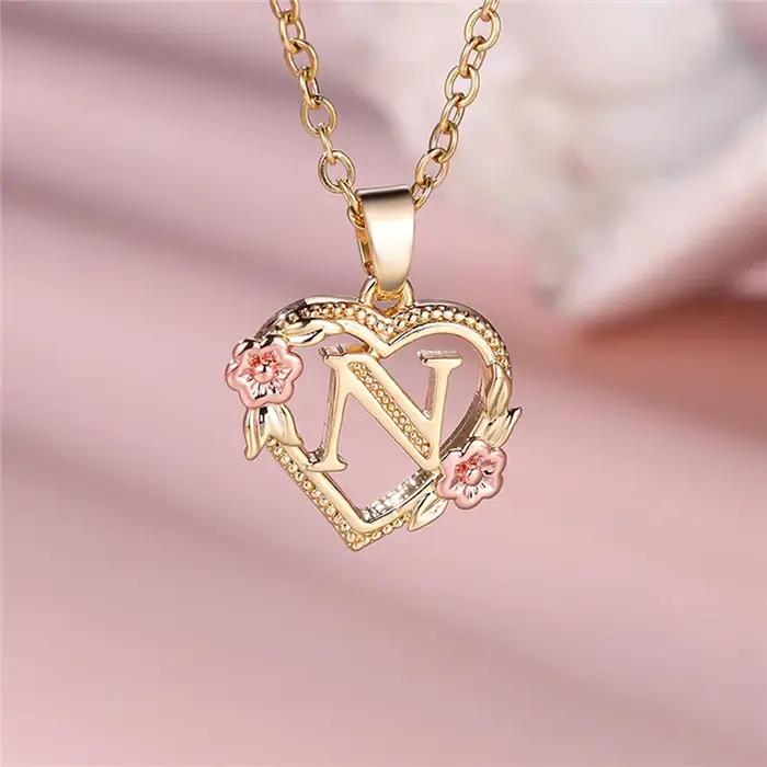 Collier pendentif fleur lettre personnalisable bijoux de mariage pour femmes romantiques occassions spéciales