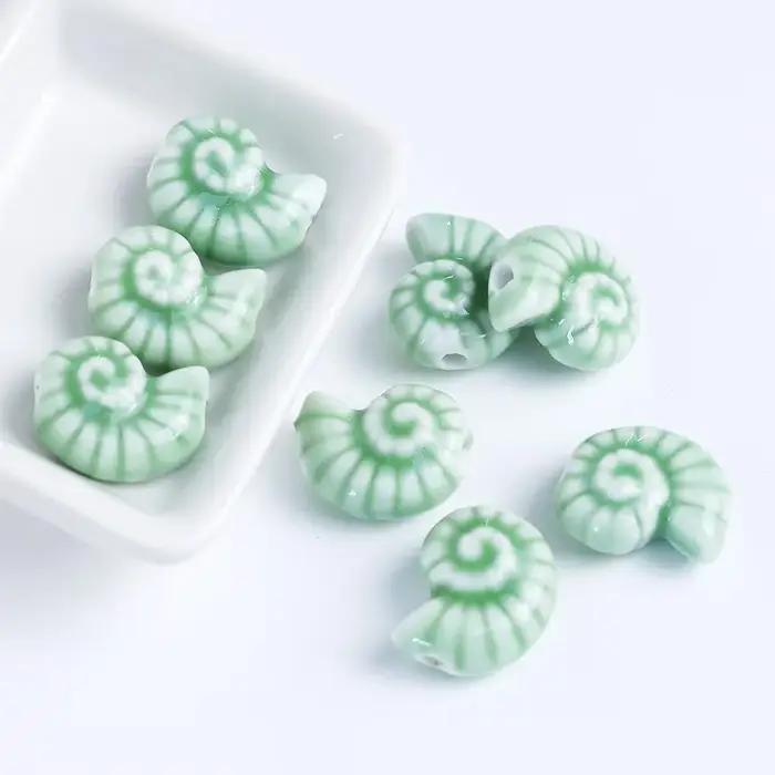Collier de perles d'eau douce naturelles avec pendentif en coquille en céramique