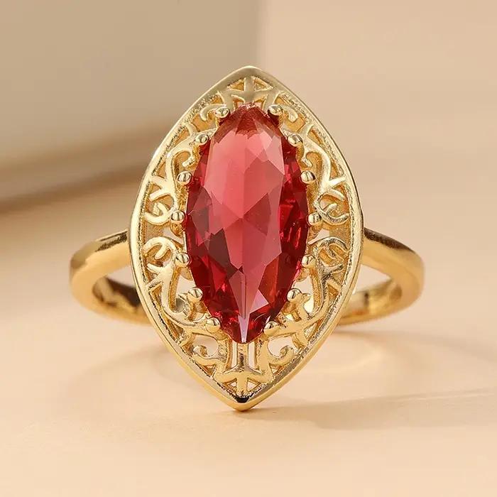 Magnifique bague pour femme en or incrusté de CZ rouge