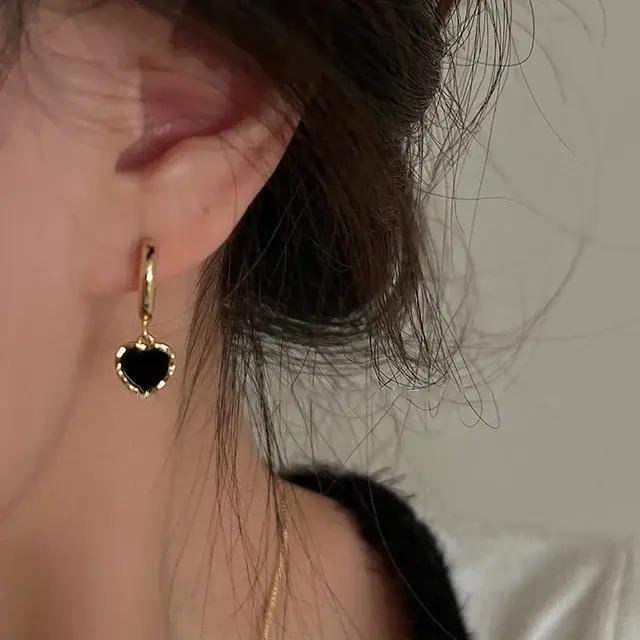 Boucles d'oreilles créoles pendentifs cœur noir couleur or pour femme