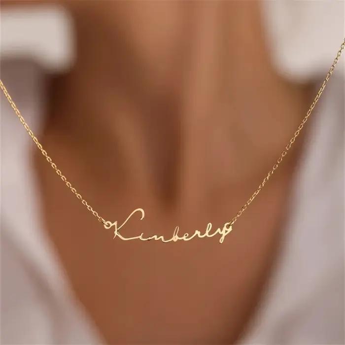 Collier Personnalisé en Acier Inoxydable Ras du Cou Doré avec Motif Lettre Pour Femmes et Hommes Occasions Spéciales Cadeau Unique
