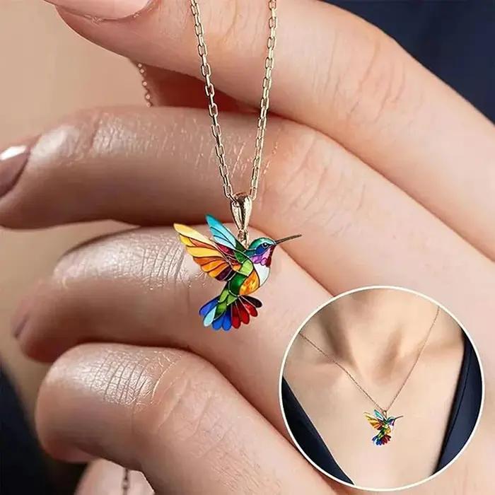 Collier en acrylique colibri coloré en forme d'oiseau pour femmes et filles, bijoux de printemps et d'été, cadeaux de fête 2025 occasions spéciales