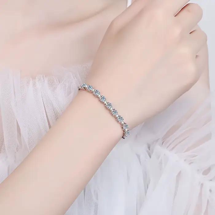 Bracelet Serenity 2,7 ct à 9 pierres entièrement en moissanite pour femme, cadeau en argent sterling 925, chaîne de main scintillante en diamant de laboratoire, bijoux fins