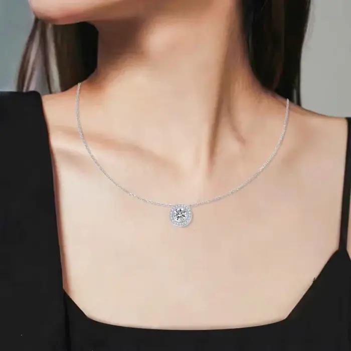 M-JAJA 1ct Moissanite pendentif collier pour femmes 18K plaqué or blanc S925 argent Sterling Halo diamant chaîne bijoux fins cadeau