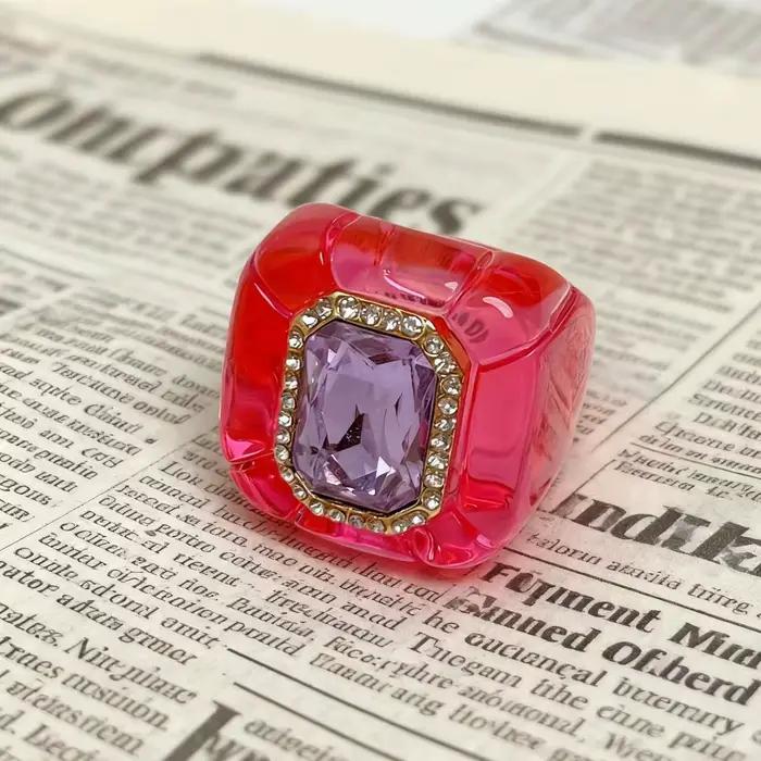 Bague Large Transparente Colorée Incrustée de Diamants pour Femme Occasions Spéciales Accessoire Mode Chic Tendance Polyvalent