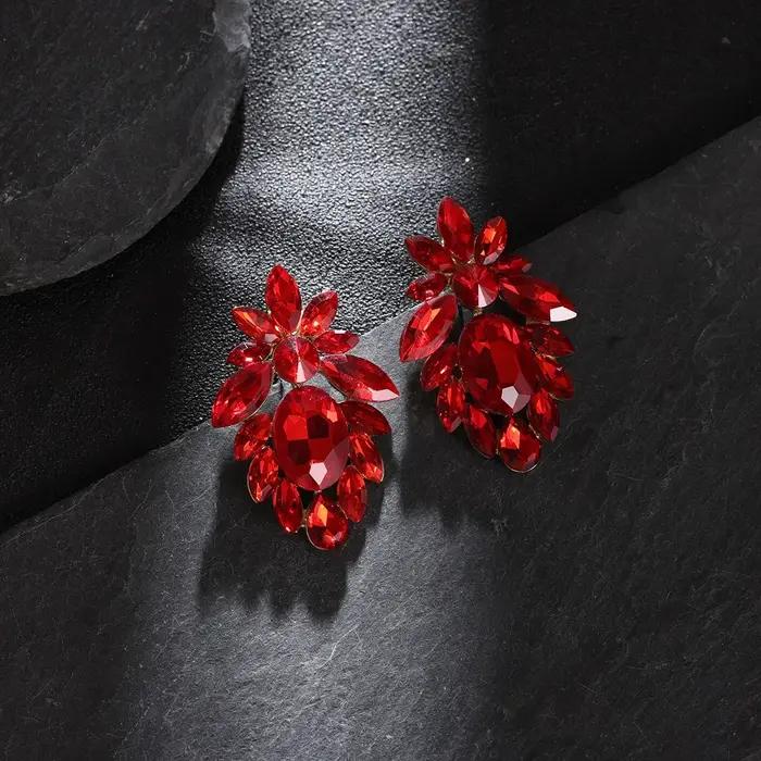 Boucles d'oreilles longues et élégantes en forme de goutte d'eau pour femmes
