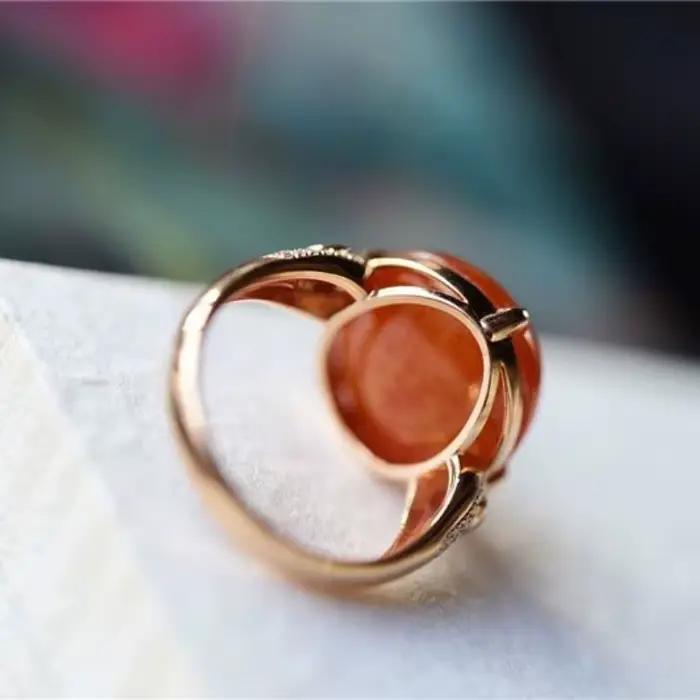 Inspiré par des bagues de fiançailles circulaires incrustées de calcédoine naturelle rouge glacé pour femmes, bijoux quotidiens élégants et adaptés