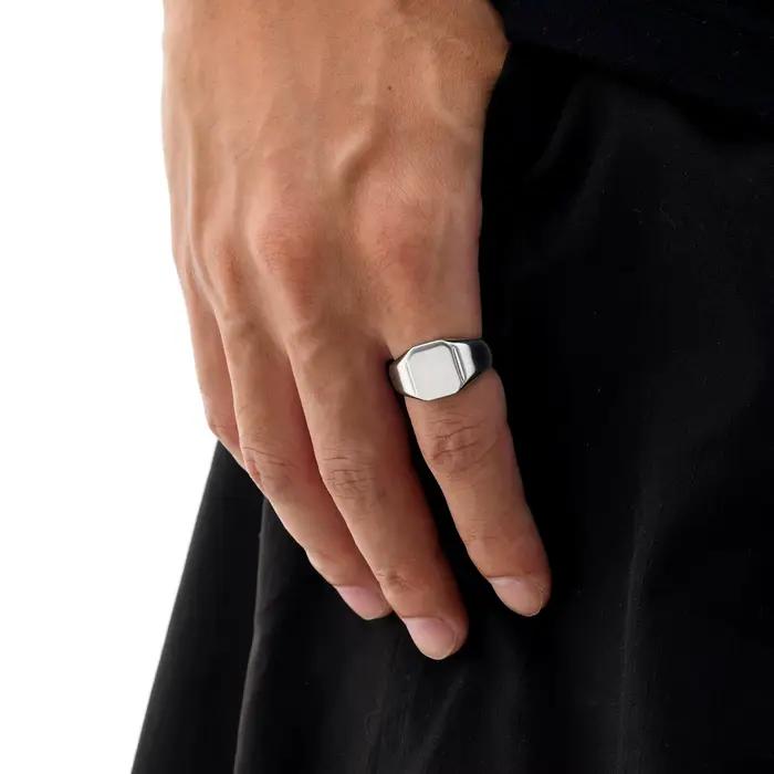 Bague chevalière carrée couleur argent pour hommes et femmes