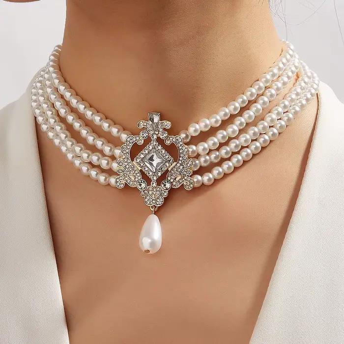 Collier de perles multicouches exagéré