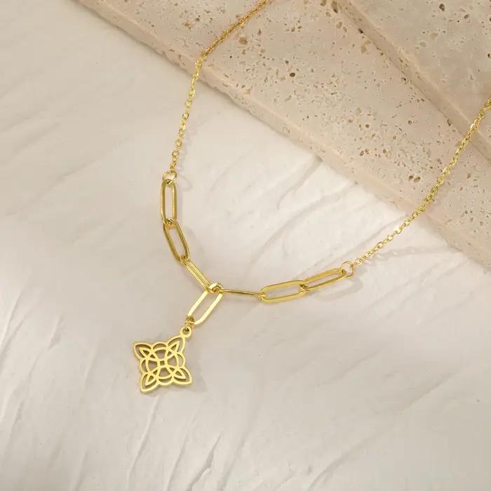 Collier pendentif noeud de sorcière pour femmes