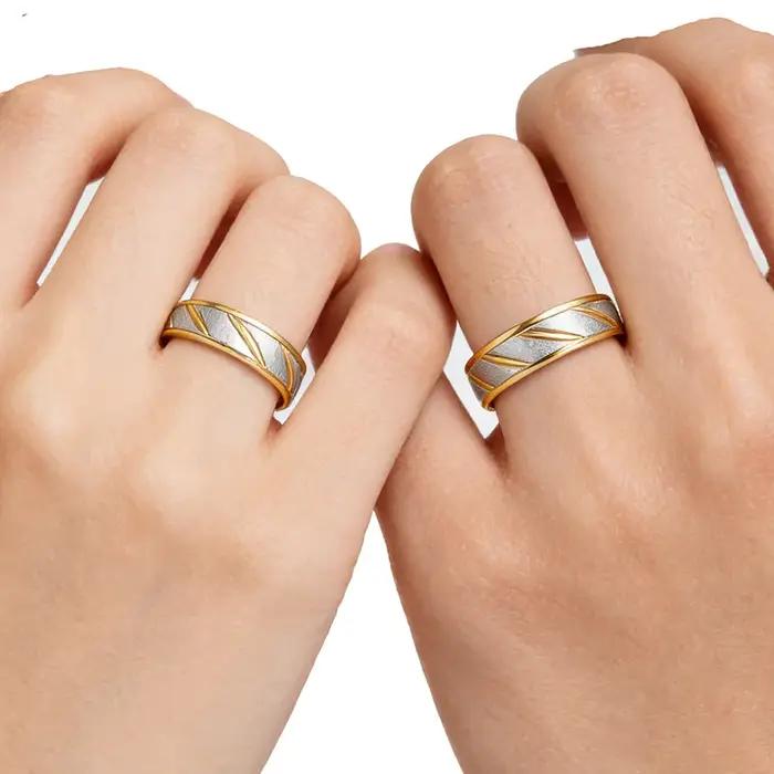 Bagues assorties pour couple