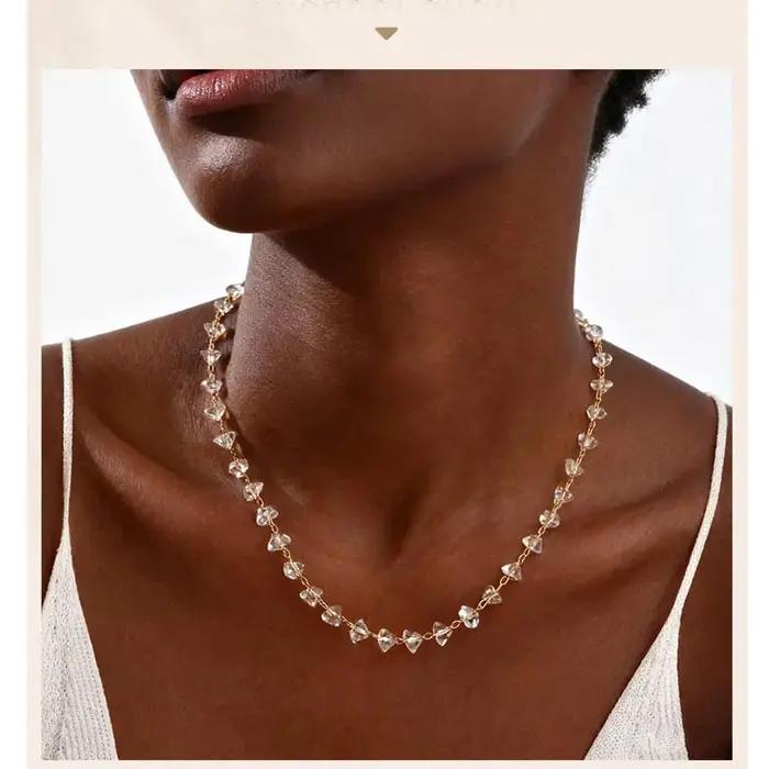 Collier ras du cou délicat à maillons fins pour femmes