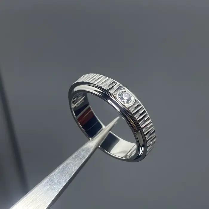 Bague en or plaqué 18 carats avec diamant unique rotatif pour couples