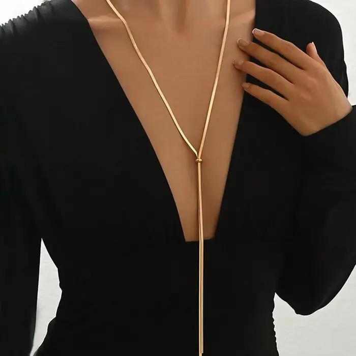 Collier Punk Long et plat en os de serpent pour femmes