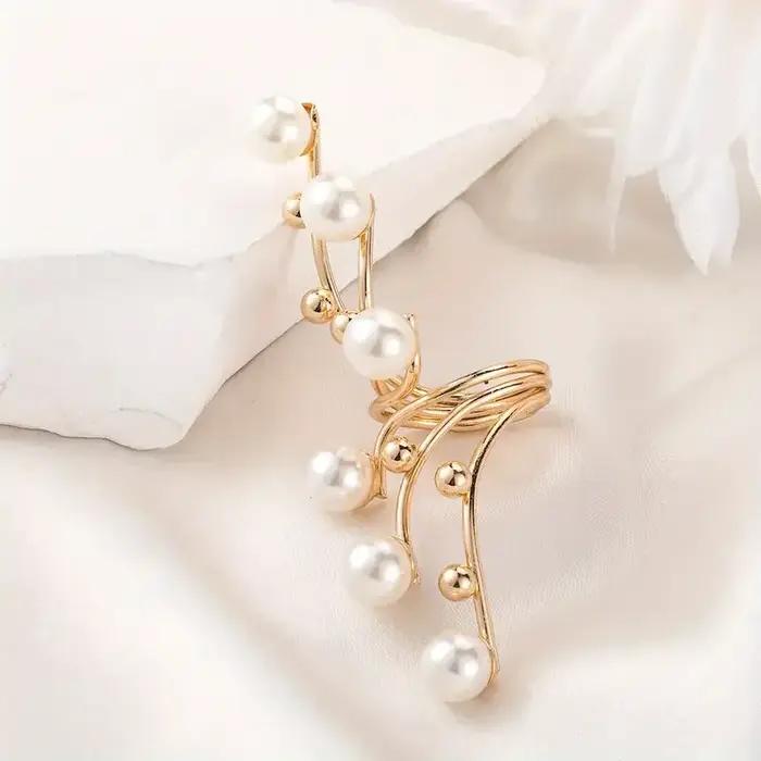 Bague en fausse perle géométrique dorée élégante