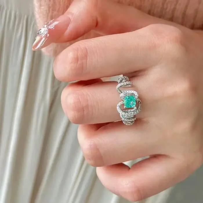 Bagues Paraiba en spirale serties de diamants frais et de haute qualité pour femmes