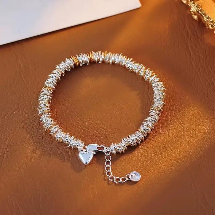 Bracelet fin en perles d'argent écrasées, mini breloque cœur 3D, accessoire simple, bijou de poignet